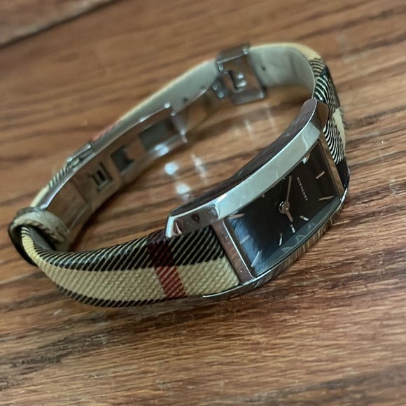 Burberry Watch Luxury Classic Adjustable Dialup Quartz Holt Renfrew - Picture 7 of 13